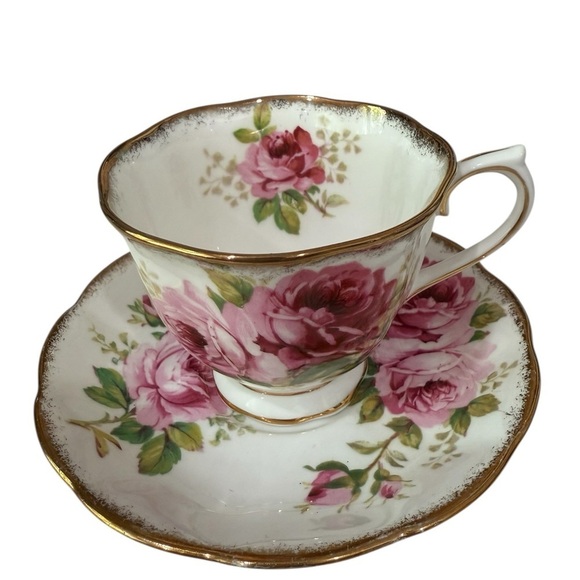 Royal Albert American Beauty Bone China Teacup and Saucer made in England VTG - Picture 1 of 5